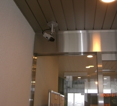 東京都八王子市の大型マンションに防犯カメラ設置