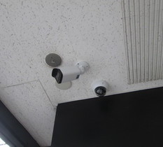 茨城県水戸市のテナントビルに防犯カメラ設置